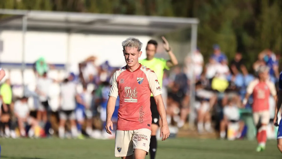 Aarón Ochoa, fuera del entrenamiento del Málaga por un golpe ante el Leicester